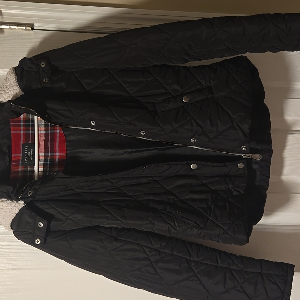 EUC-- Black Quilted Winter Coat (Juniors/Large)